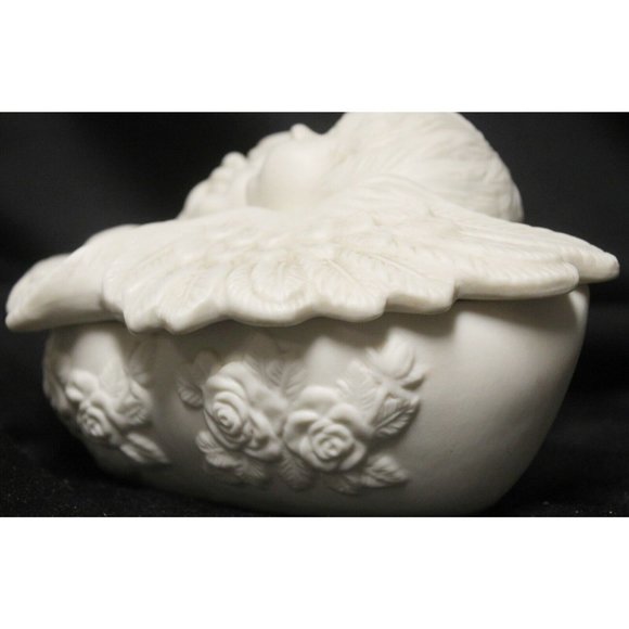 White Porcelain Cherub Angel Trinket Box Jewelry Baby Face Rose Gothic Victorian - Picture 5 of 9